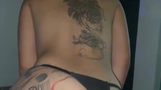 Minha amiga gostosa e safada deixou eu gravar
